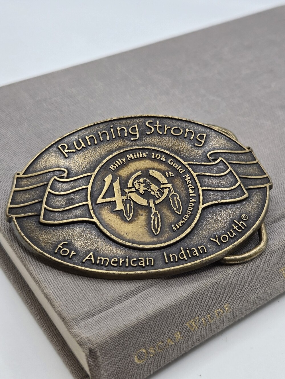 Running Strong Billy Mills Anniversary BELT BUCKLE VTG American Indian Youth